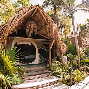 Uman Glamping & Cenote Campo de lujo Tulum